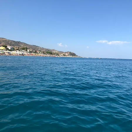 Favoloso A. . . Due Passi Dal Mare