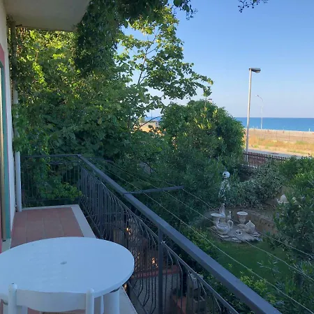 Lägenhet Favoloso A. . . Due Passi Dal Mare